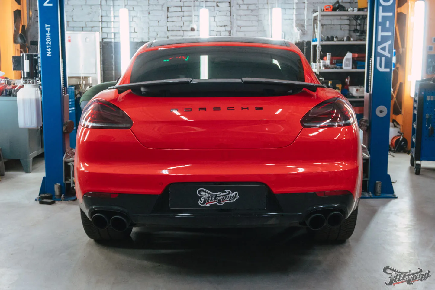 Фирменный Шиномонтаж на вибростенде на стендах Hunter для Porsche Panamera GTS: ПОСПОРИЛИ С ГОСТЕМ!